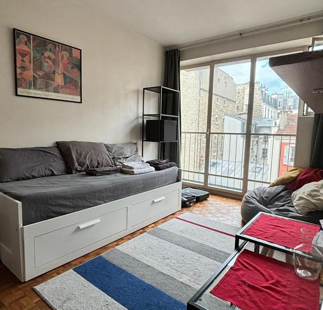 Cozy Parisian Getaway location